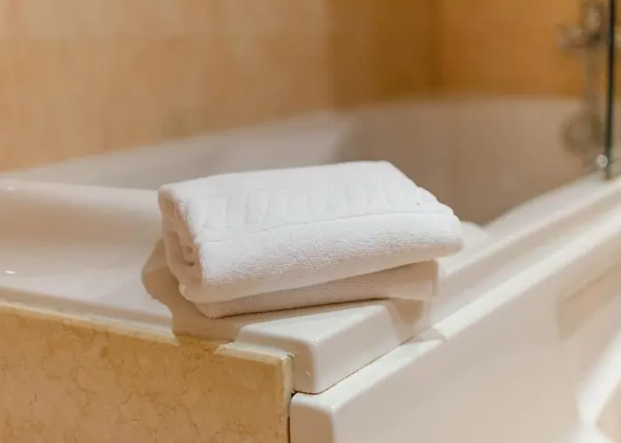 Guestready - Sleek W/ Balcony In Graca * Lisboa