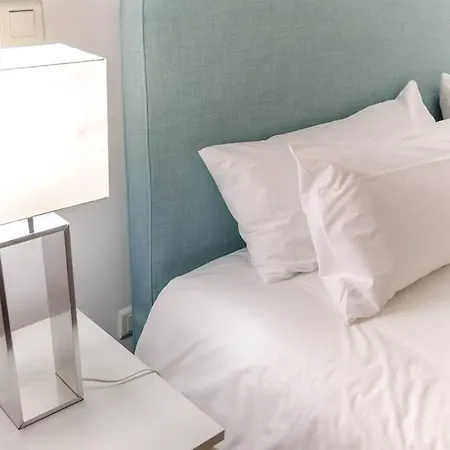 Guestready - Sleek W/ Balcony In Graca ליסבון
